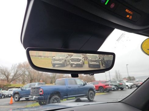 Used 2021 Cadillac Escalade Premium Luxury image 48