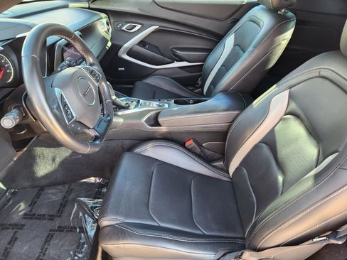 Used 2020 Chevrolet Camaro LT w/ RS Package image 15