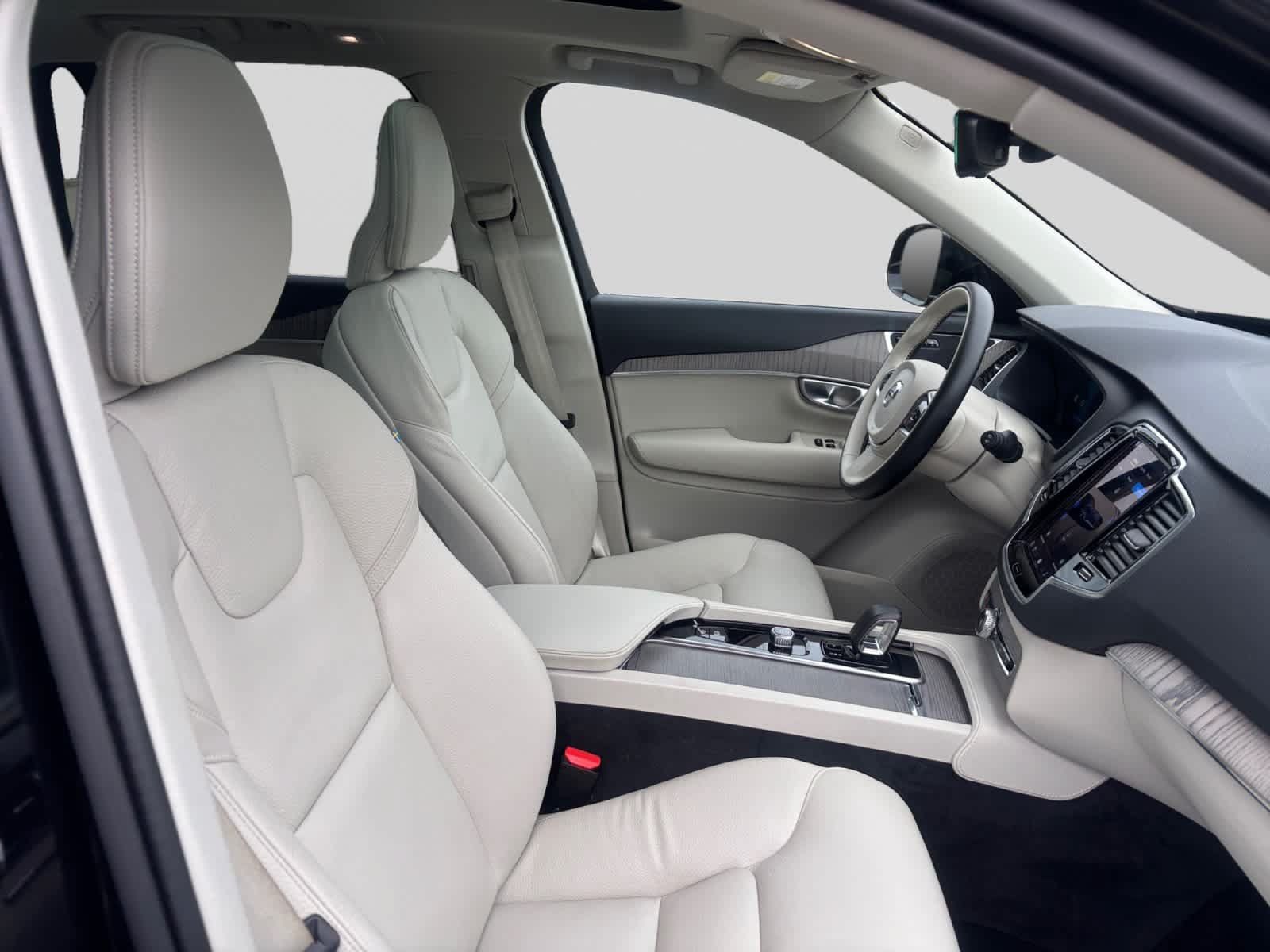 Used 2024 Volvo XC90 B6 Plus AWD/4WD image 20