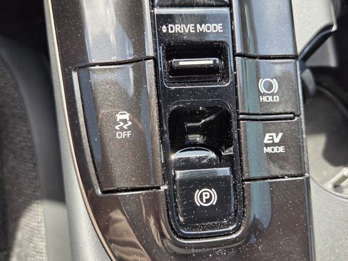 Certified 2024 Toyota Crown XLE image 14