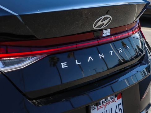 Used 2025 Hyundai Elantra SEL FWD image 10