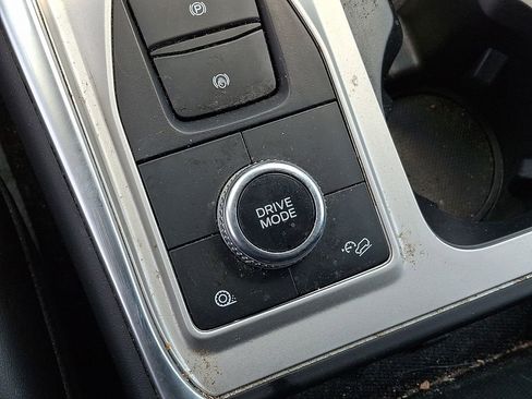 Used 2023 Ford Explorer XLT w/ Equipment Group 202A AWD/4WD image 24