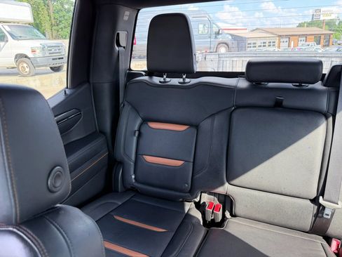 Used 2022 GMC Sierra 1500 AT4 w/ Technology Package AWD/4WD image 26