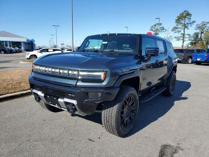 New 2025 GMC Hummer EV 3X w/ LPO, Dark Essentials Package