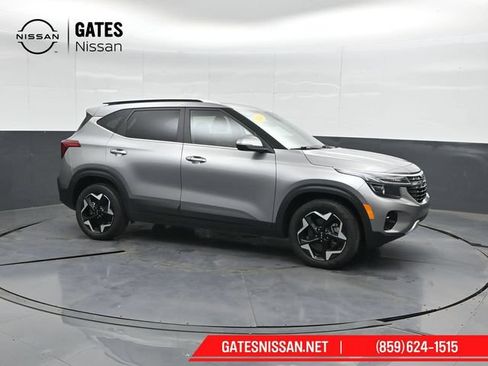 Used 2024 Kia Seltos EX AWD/4WD image 1