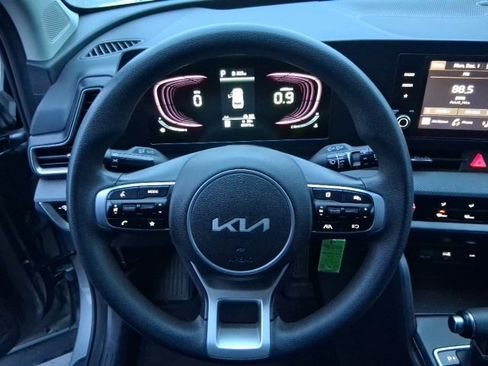 Used 2024 Kia Sportage LX image 16