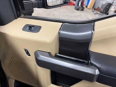 Used 2019 Ford F250 XLT w/ XLT Premium Package image 31