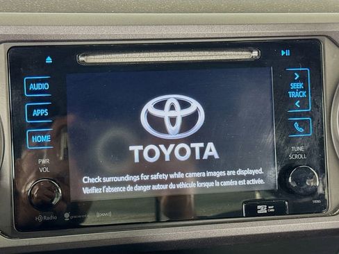 Used 2019 Toyota Tacoma TRD Off-Road w/ Technology Package image 31