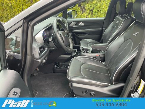 Used 2019 Chrysler Pacifica Limited w/ Advanced Safetytec Group image 23