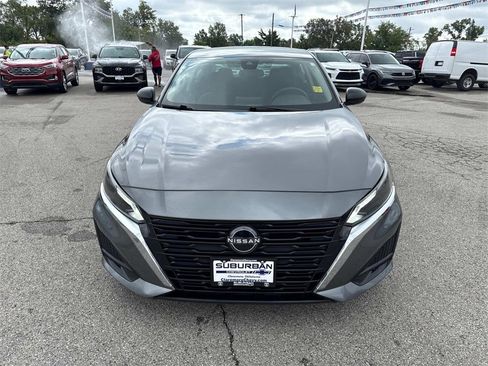 Used 2024 Nissan Altima 2.5 SV image 8