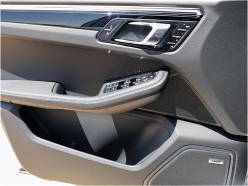 New 2025 Porsche Macan S image 23