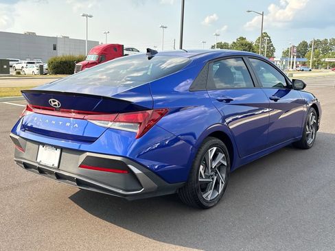Certified 2025 Hyundai Elantra Sport FWD image 21