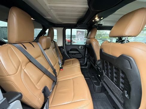 Used 2022 Jeep Wrangler Unlimited Rubicon w/ LED Lighting Group image 10