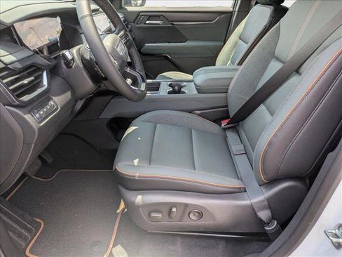 New 2025 GMC Acadia AT4 AWD/4WD image 4