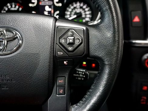Used 2022 Toyota Sequoia Platinum AWD/4WD image 44