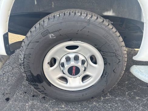 Certified 2023 GMC Savana 2500 w/ Driver Convenience Package image 12