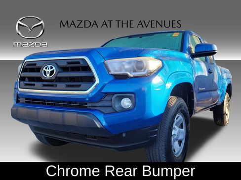 Used 2017 Toyota Tacoma SR5 image 2