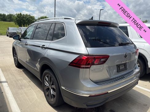 Used 2022 Volkswagen Tiguan SE FWD image 6
