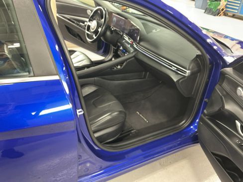 Certified 2023 Hyundai Elantra Limited FWD image 15