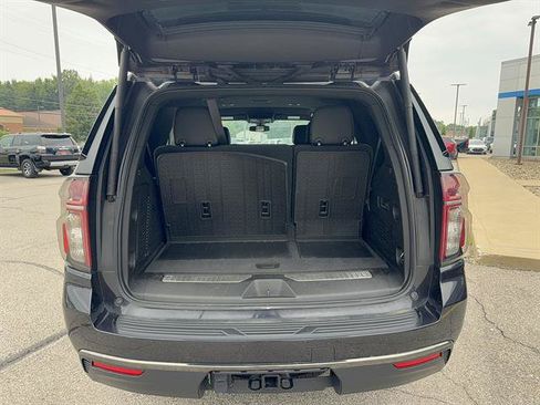 Used 2022 Chevrolet Tahoe RST w/ Luxury Package AWD/4WD image 15