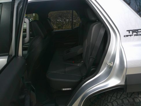 Used 2025 Toyota 4Runner TRD Off-Road Premium image 30