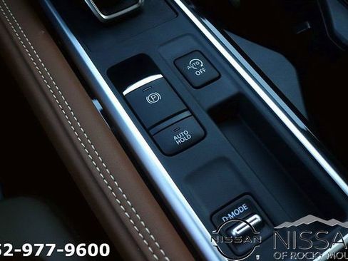 New 2026 Nissan Pathfinder Platinum FWD image 21