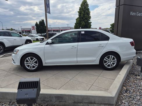 Used 2018 Volkswagen Jetta S w/ Cold Weather Package FWD image 8