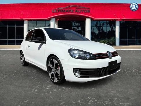 Used 2011 Volkswagen Golf 2-Door FWD image 2