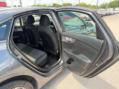 Used 2022 Kia Forte LXS FWD image 10