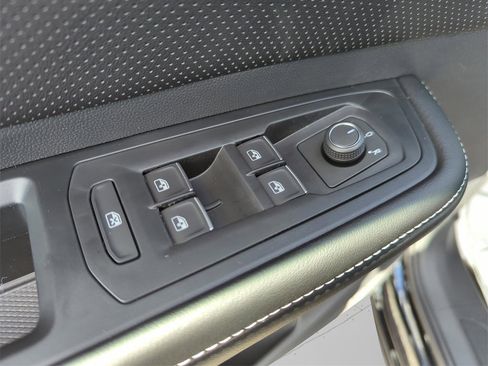 New 2026 Volkswagen Atlas Cross Sport SE image 44