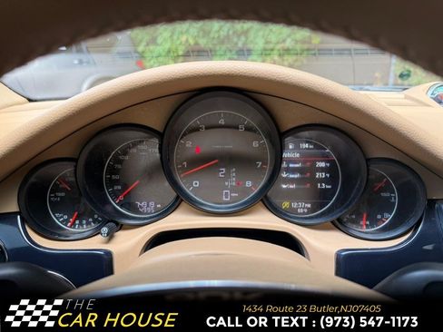 Used 2013 Porsche Panamera RWD image 30