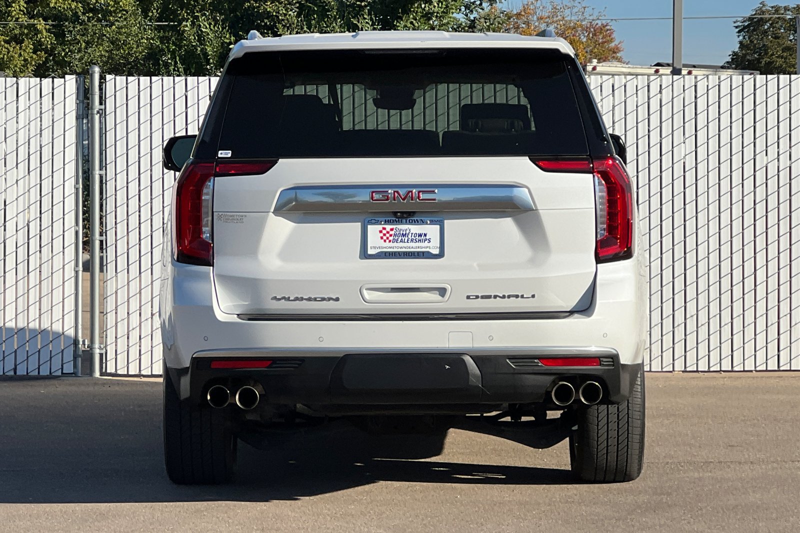 Used 2024 GMC Yukon XL Denali w/ Advanced Technology Package AWD/4WD image 5
