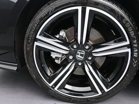 Used 2023 Honda Accord Sport image 11