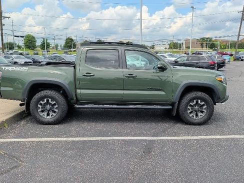 Used 2021 Toyota Tacoma TRD Off-Road w/ Technology Package AWD/4WD image 21