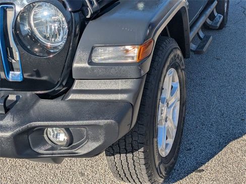 Used 2019 Jeep Wrangler Unlimited Sport S image 9