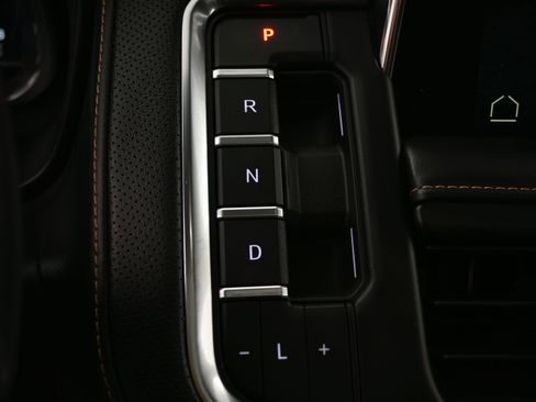 Used 2022 GMC Yukon XL AT4 image 29