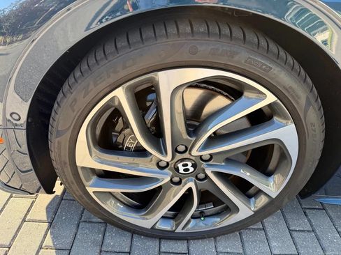 Used 2025 Bentley Flying Spur Plug-In Hybrid AWD/4WD image 59