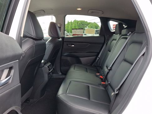 Certified 2025 Nissan Murano SV AWD/4WD image 11