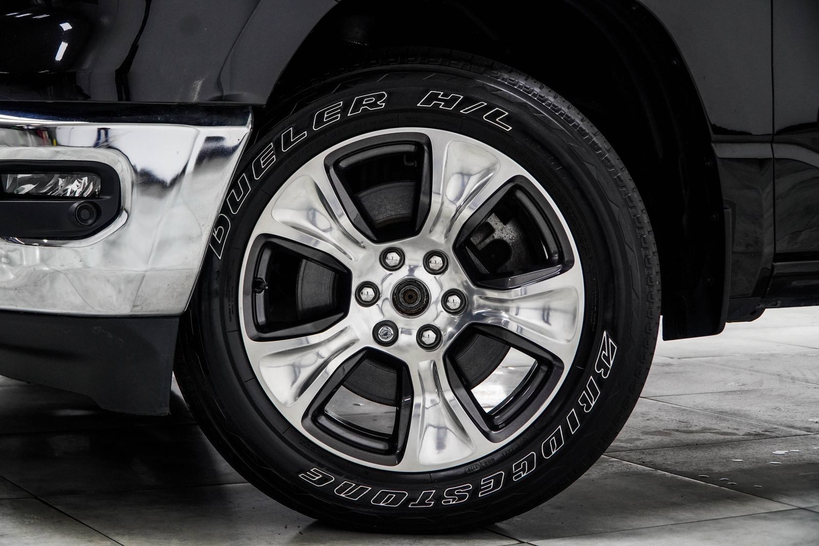Used 2023 RAM 1500 Laramie AWD/4WD image 7