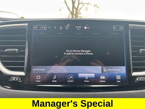 Used 2023 Chrysler Pacifica Touring-L FWD image 23