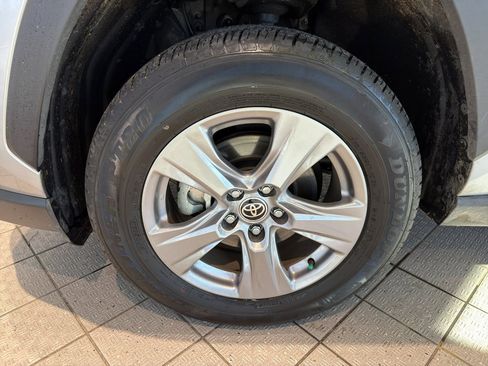 Used 2025 Toyota RAV4 XLE image 9