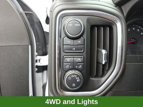 Used 2022 Chevrolet Silverado 2500 LT w/ Convenience Package image 18