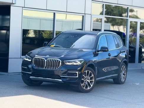 Used 2023 BMW X5 xDrive40i w/ Premium Package image 2