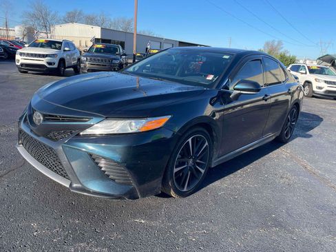 Used 2020 Toyota Camry XSE image 2