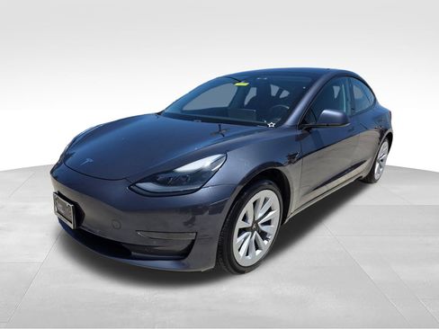 Used 2021 Tesla Model 3 Standard Range Plus RWD image 8
