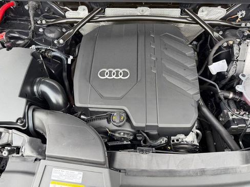 Used 2023 Audi Q5 2.0T Premium w/ Convenience Package AWD/4WD image 29