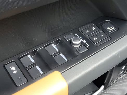 Used 2023 Land Rover Defender 110 X AWD/4WD image 25