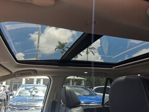 Used 2025 Honda Pilot Touring image 13