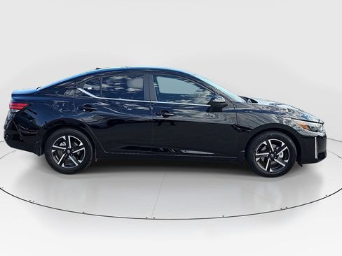 Used 2025 Nissan Sentra SV FWD image 4