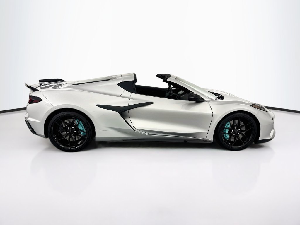 Used 2026 Chevrolet Corvette Z06 RWD image 4